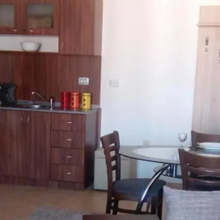 Appartamento Stylish, 1 Bed With Pool Views