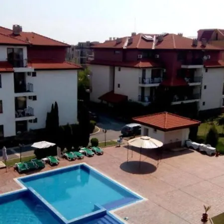 Appartamento Stylish, 1 Bed With Pool Views